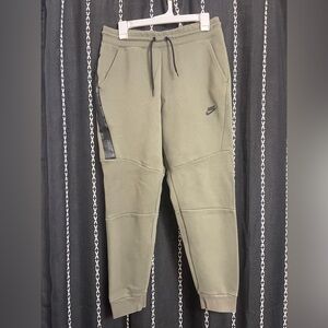 Nike Olive sweatpants